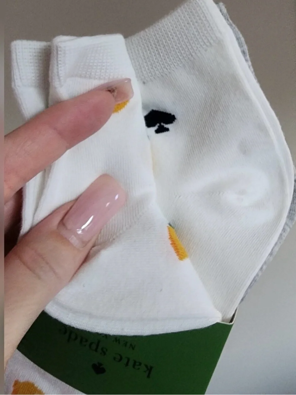 KATE SPADE Quarter Socks Pk Of 3 - Lemon Print, White and Grey